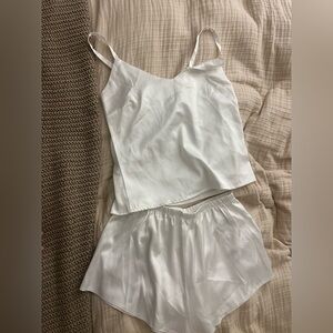 Amazon Essentials Women's White Satin Pajama Set. Size small